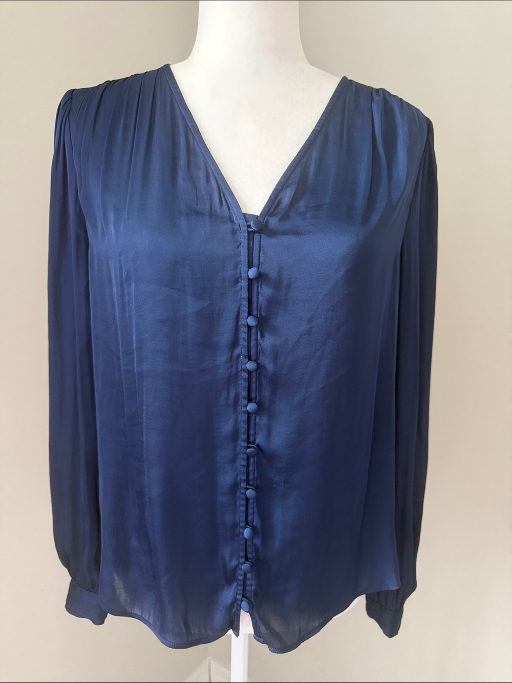 BANANA REPUBLIC Soft Satin V-Neck Blouse Navy Blue Size Small Women’s